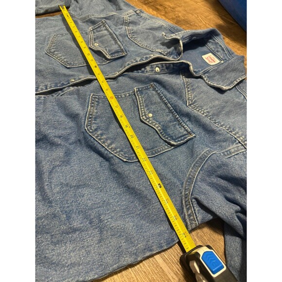 Vintage Levi’s denim button down shirt - Picture 4 of 6